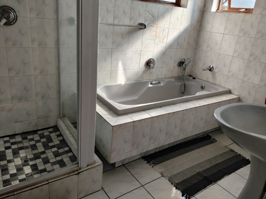5 Bedroom Property for Sale in Bayswater Free State
